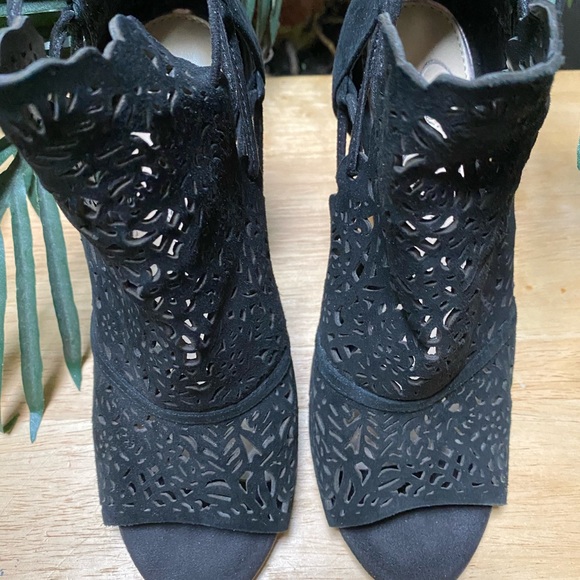 Jessica Simpson high heel zipper booties. - Picture 4 of 6